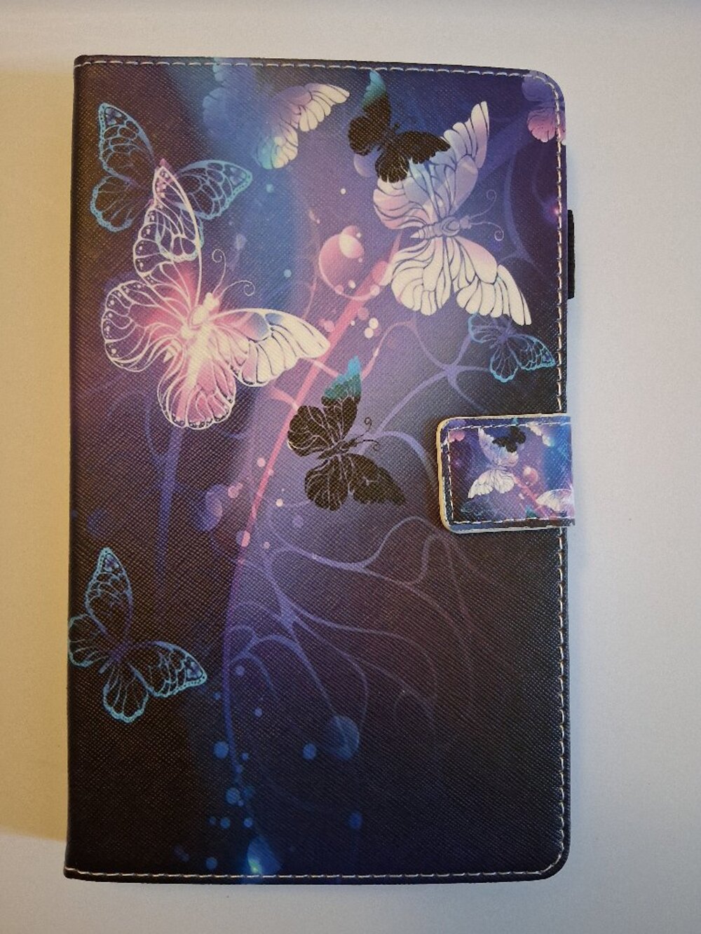 Butterfly-patterned Folio Tablet Case /iPad 9th/8th/7th Generation Case 10.2 in